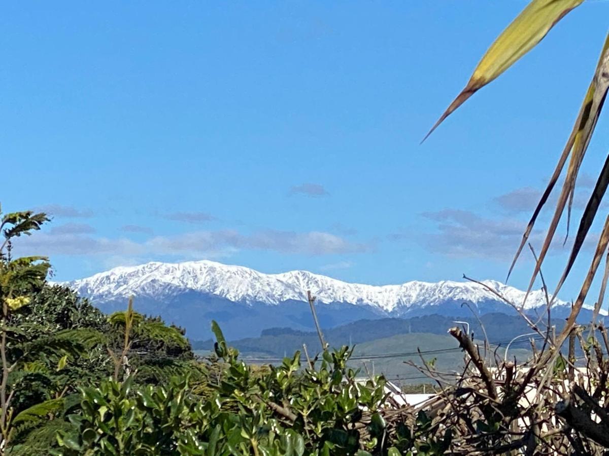 Otaki Beachfront Getaway Bagian luar foto