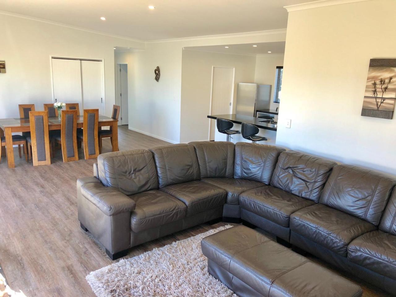 Otaki Beachfront Getaway Bagian luar foto