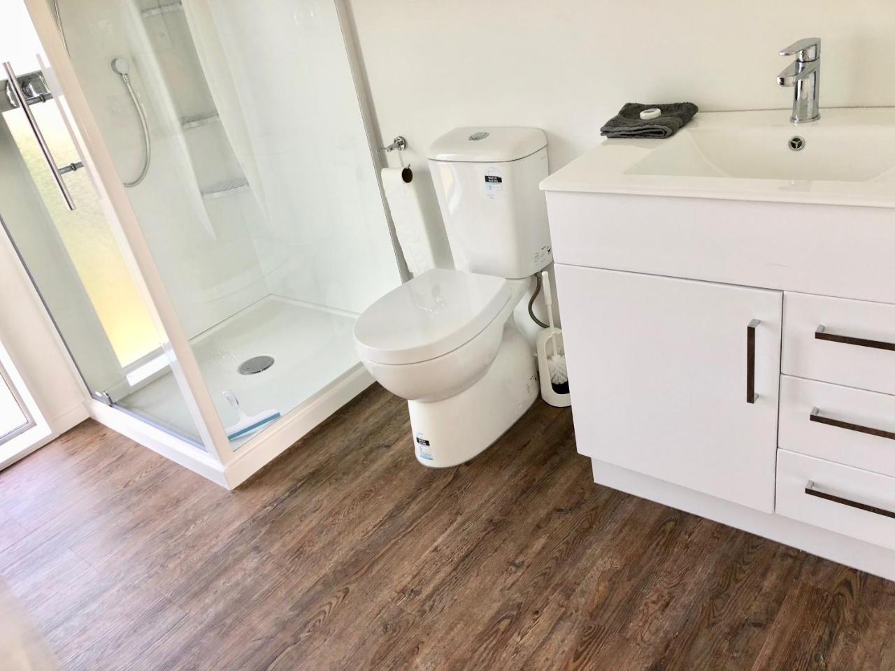 Otaki Beachfront Getaway Bagian luar foto