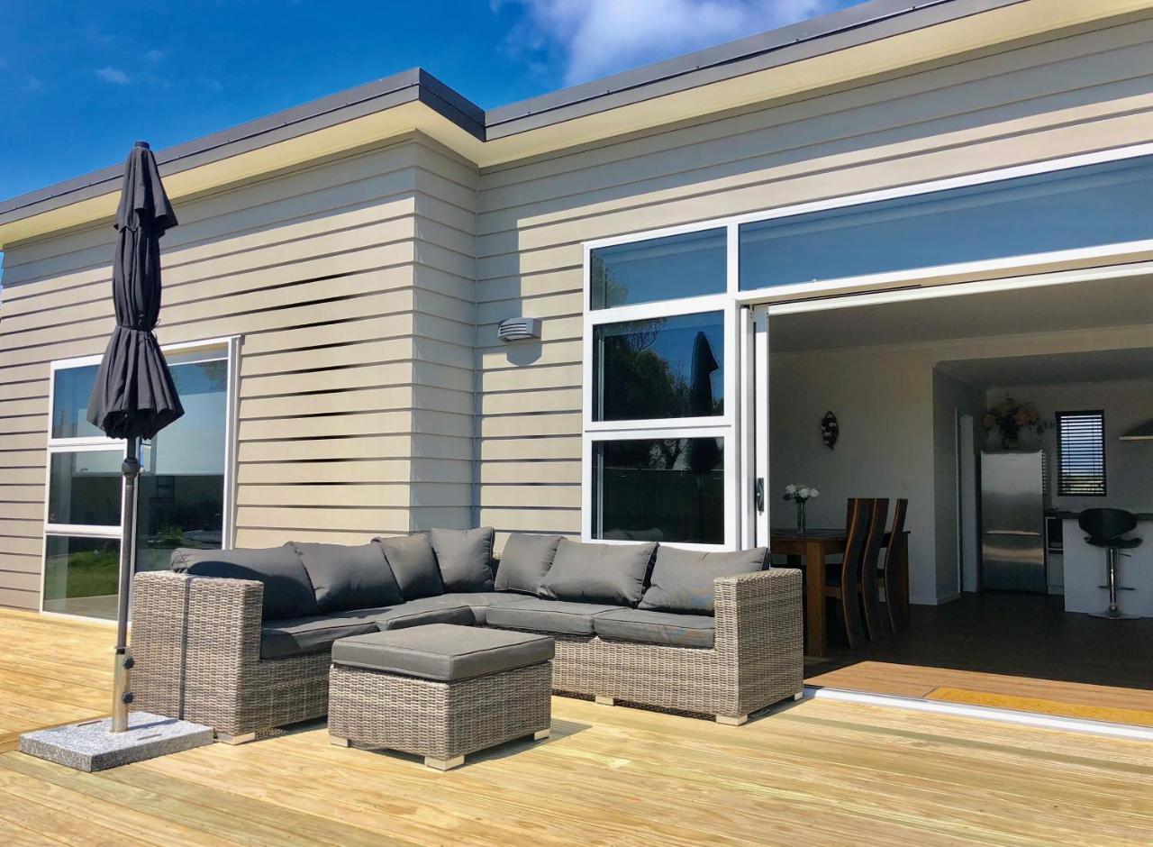 Otaki Beachfront Getaway Bagian luar foto