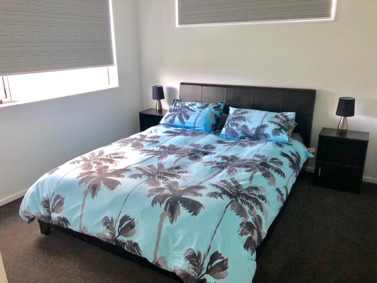Otaki Beachfront Getaway Bagian luar foto