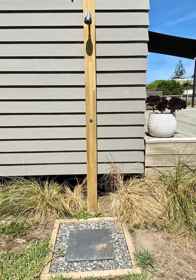 Otaki Beachfront Getaway Bagian luar foto